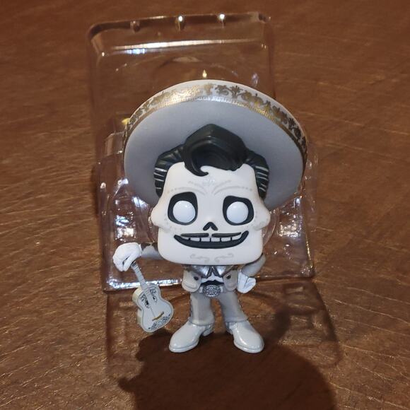 Funko Pop! Vinyl Pixar Coco Ernesto de la Cruz #304 New open box - Picture 4 of 9